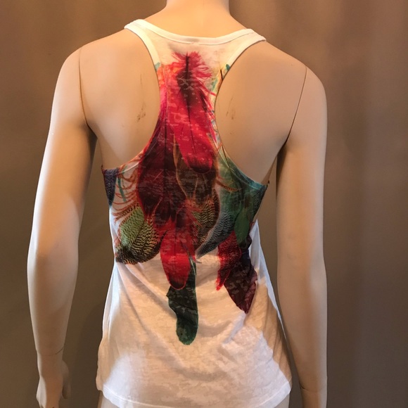 Feathered tank - Picture 2 of 3